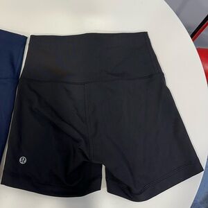 Lululemon Wunder Train Shorts Size 6